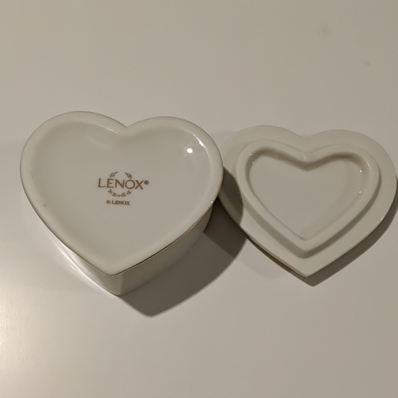 Initial B Heart Shaped Lenox Jewelry Box - Picture 3 of 3